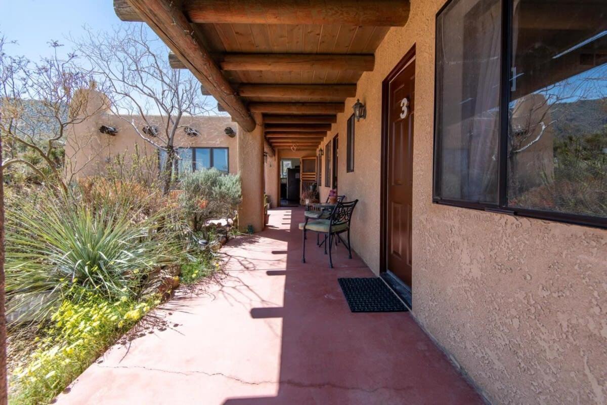 Renovated Lodge - Room 3 With Pool Access Joshua Tree Kültér fotó