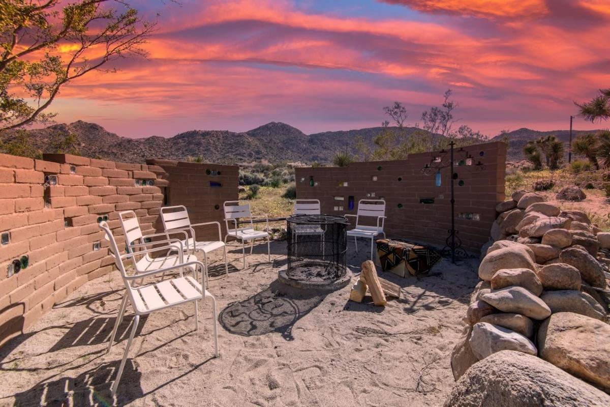 Renovated Lodge - Room 3 With Pool Access Joshua Tree Kültér fotó